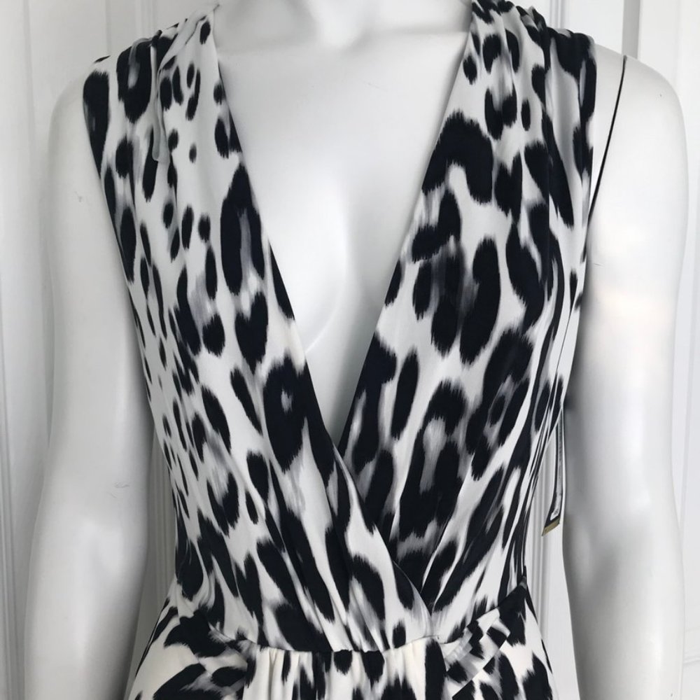 Animal Print Low V-Neckline Dress Size Small New - Picture 7 of 10